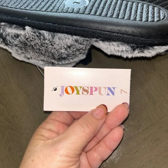 Cozy Gray Faux Fur Slippers - Picture 4 of 5